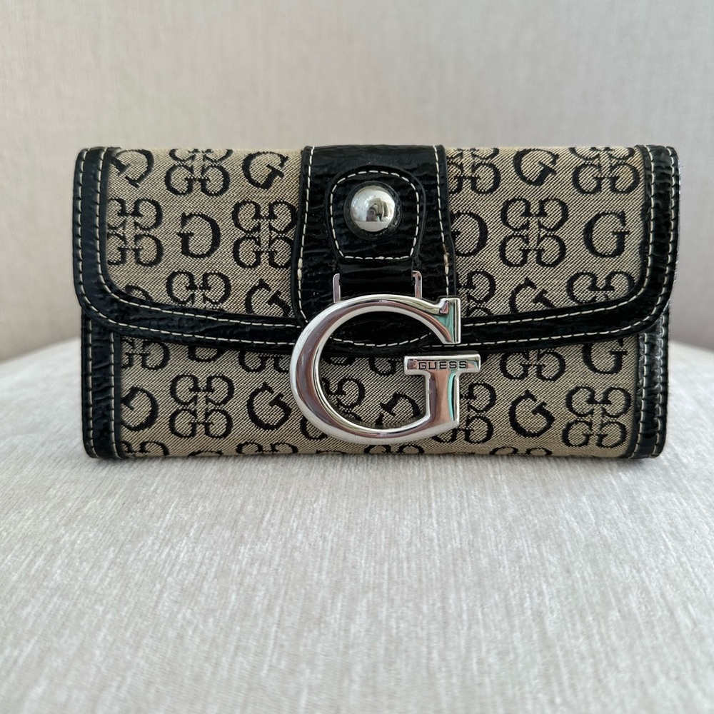 GUESS by Marciano Black and Cream Wallet (Vintage)